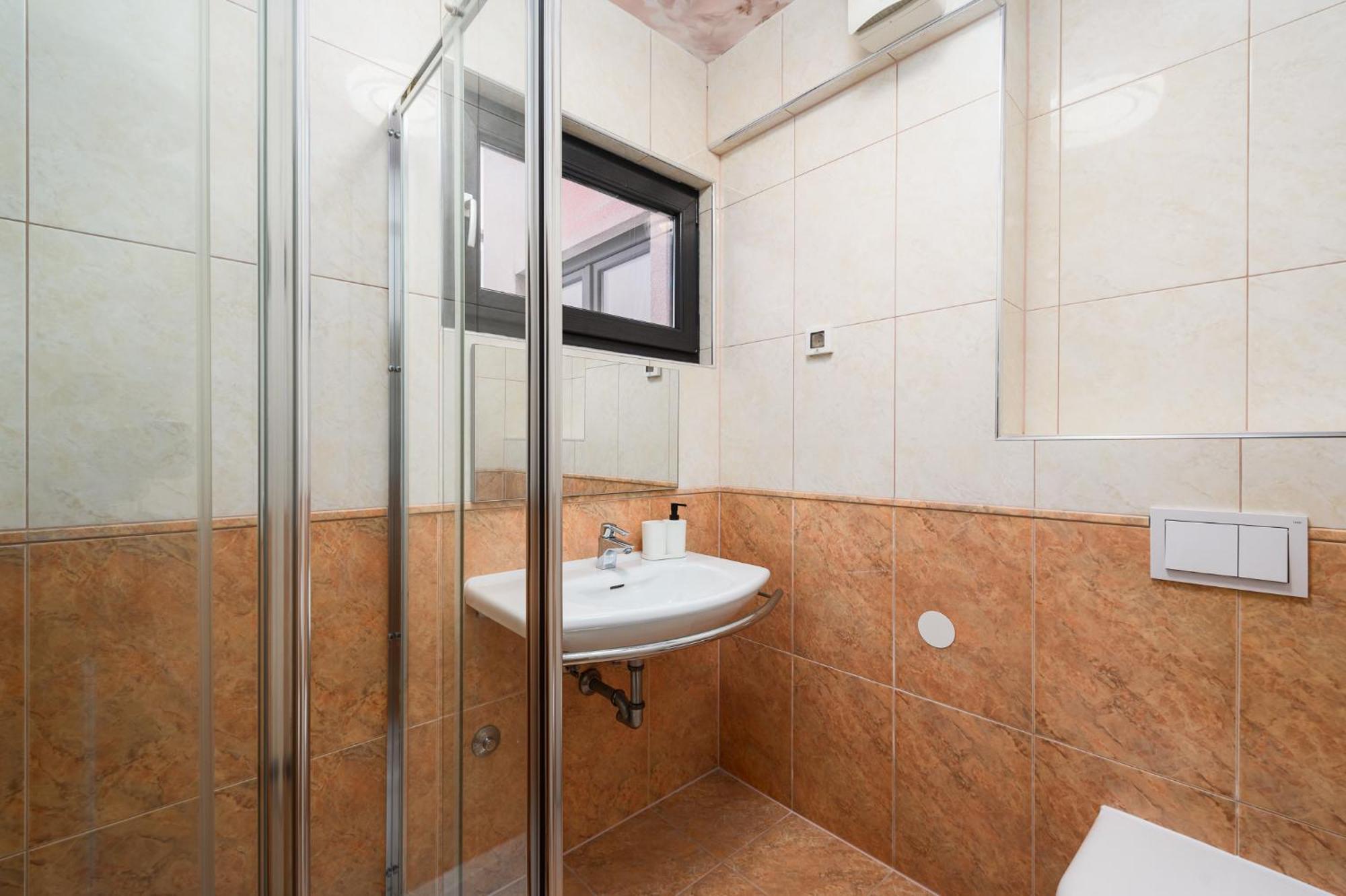 Rotonda Inn Novigrad Novigrad Istria المظهر الخارجي الصورة