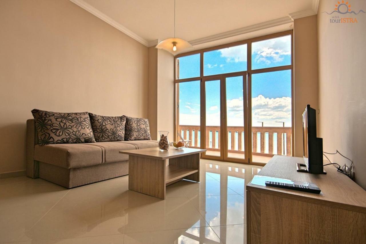 Rotonda Inn Novigrad Novigrad Istria المظهر الخارجي الصورة