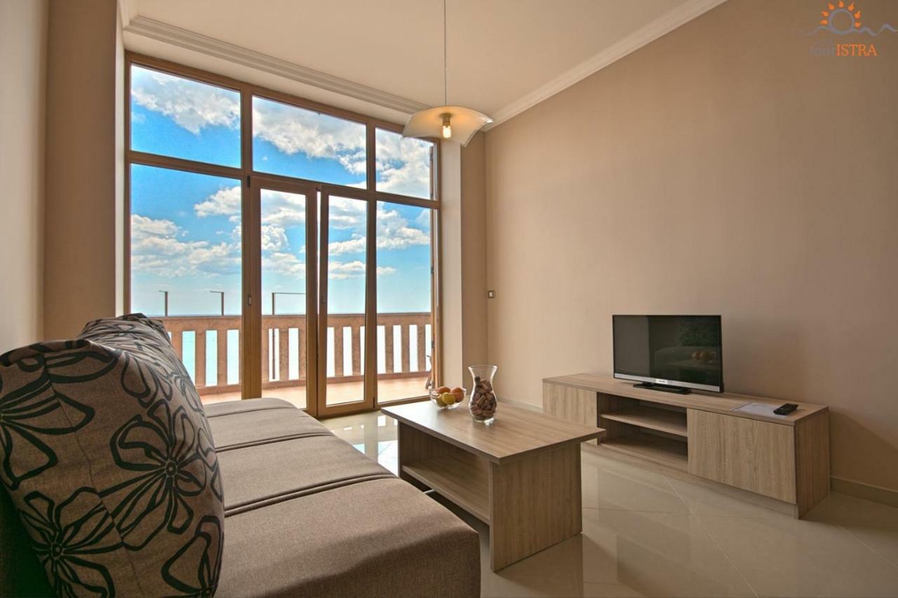 Rotonda Inn Novigrad Novigrad Istria المظهر الخارجي الصورة