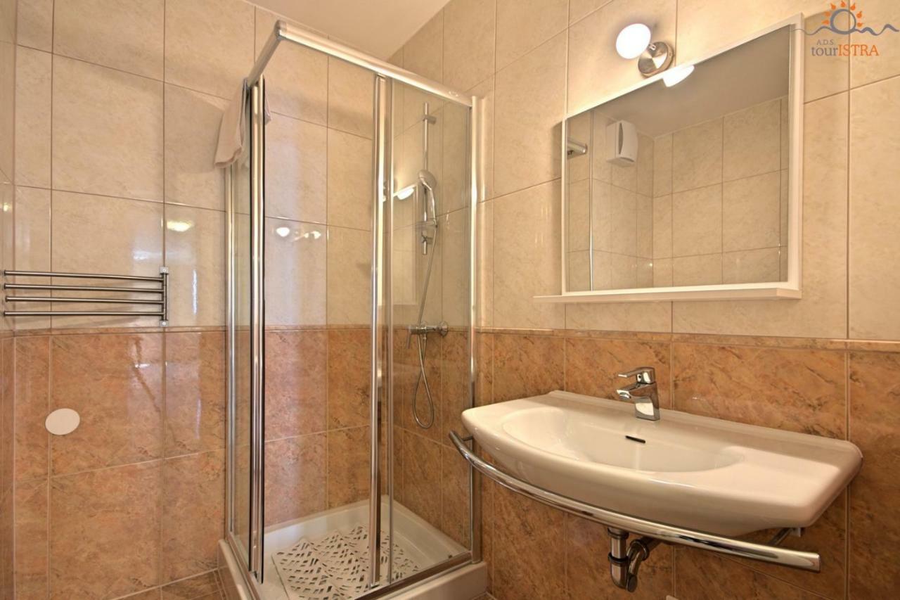 Rotonda Inn Novigrad Novigrad Istria المظهر الخارجي الصورة